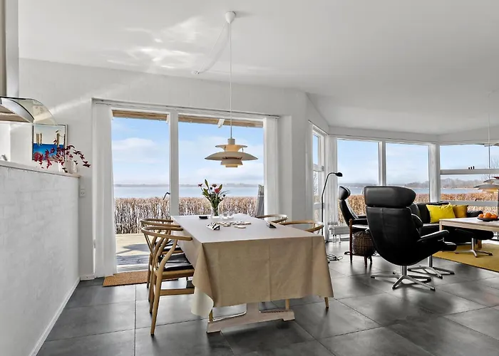 3 Bedroom Gorgeous In Hejls